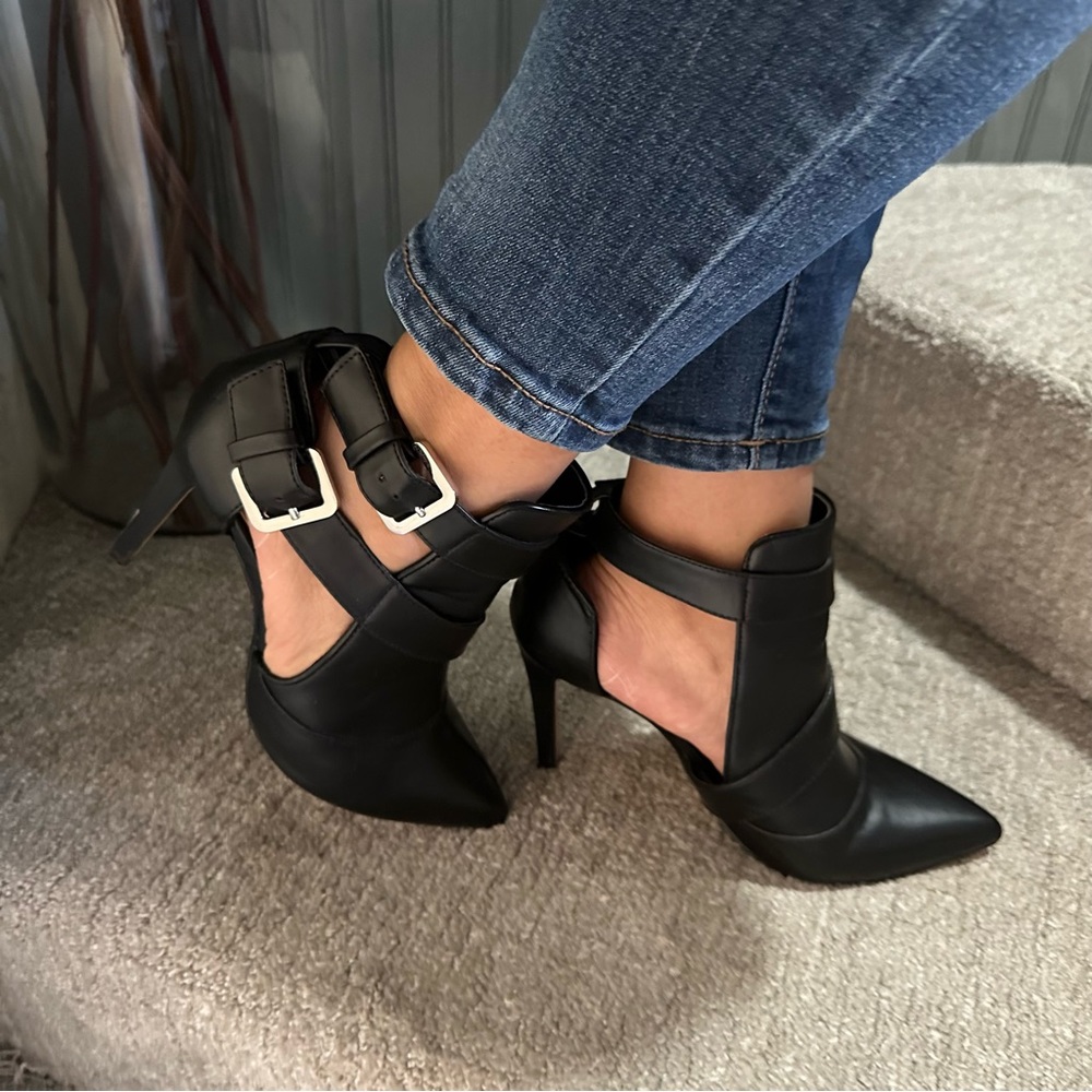 Zara Pointed Toe Heels - Picture 2 of 6